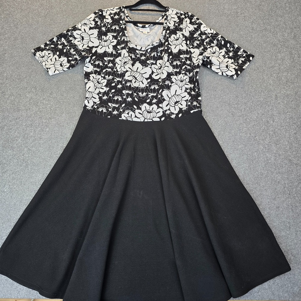 LuLaRoe Fit & Flare Dress Women's XL Black White Floral Print Stretch Pullover